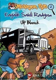 Muhteşem Üçlü 2. Kitap -  Kayalık Sahili Radyosu